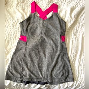 Lululemon gorgeous grey/pink tank about a size 6 🩷🩶